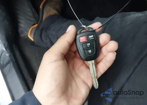 2017 Toyota Corolla Le из США, поврежденный, VIN 5YFBURHE0HP706372